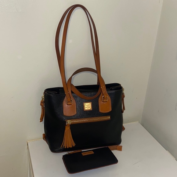Dooney & Bourke double straps bag with wallet